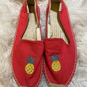 SOLUDOS pineapple espadrille flats!!